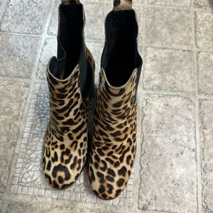 Crown Vintage Brown and Black Ankle Boots with Leopard Print, never worn size 6